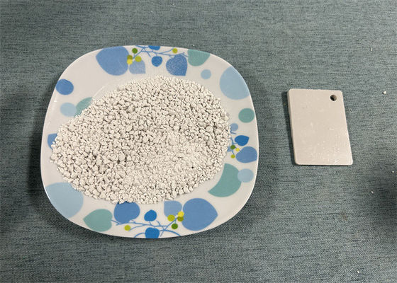 پودر سفید ملامین 99.8 C3h6n6 دانه های قالب