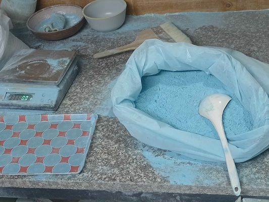 99.8٪ پودر قالب بندی ملامین آبی برای ظروف میز ملامین